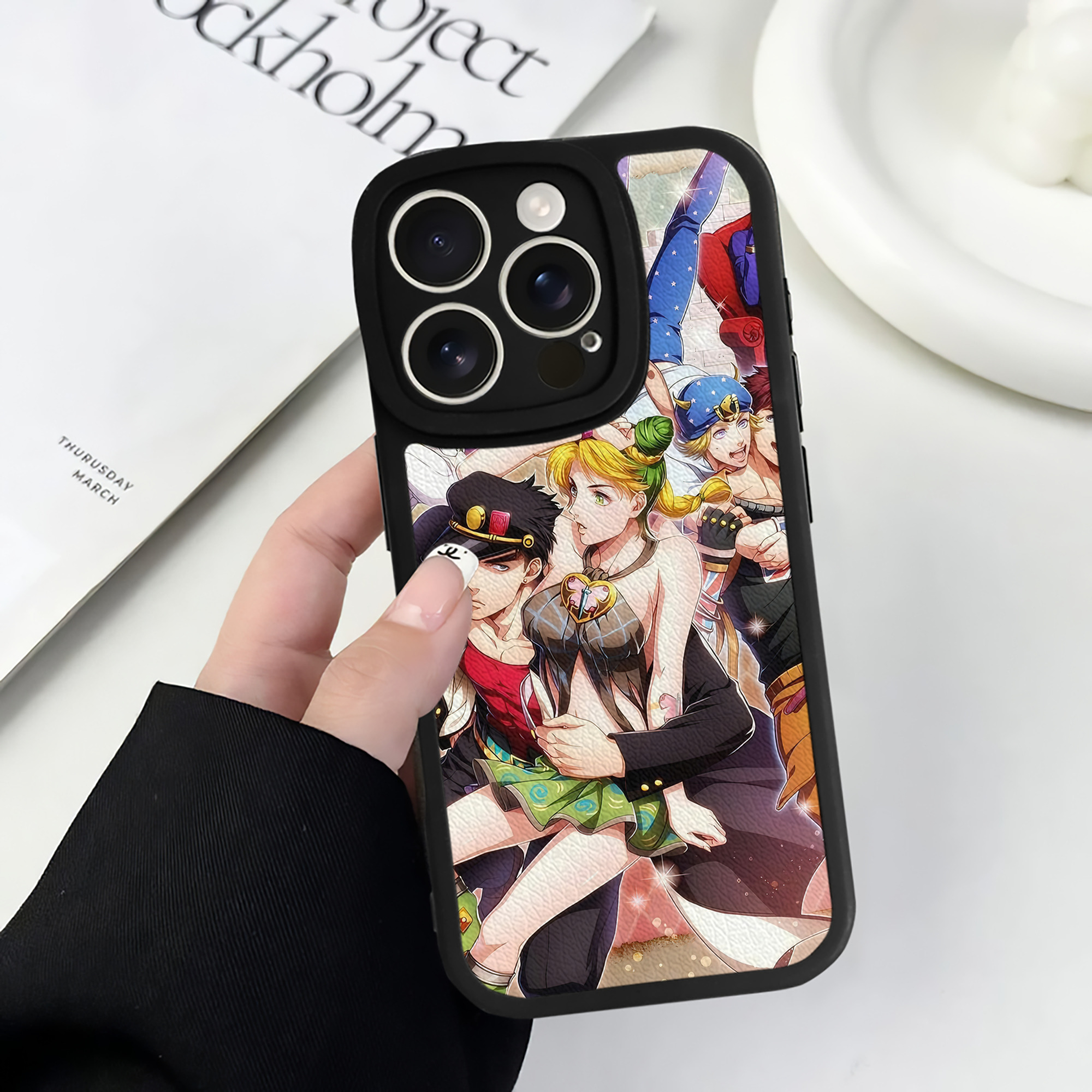 （画像用） ジョジョの奇妙な冒険 JoJo's Bizarre Adventure 【iPhone 16シリーズ対応】シリコンスマホケース（レザー調） 材質：シリコン